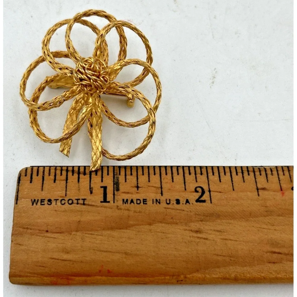 VTG Flower‎ Woven Rope Brooch Bow Gold Tone Lapel Pin Ribbon Mid Century 1 5/8